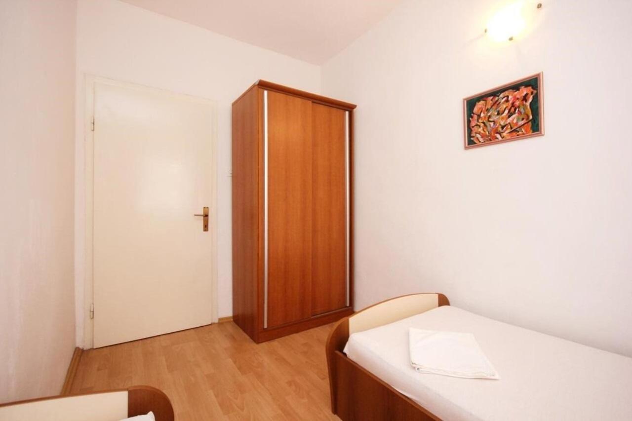 Apartments Tonka - 150M From The Sea & Parking أوروبيتش المظهر الخارجي الصورة