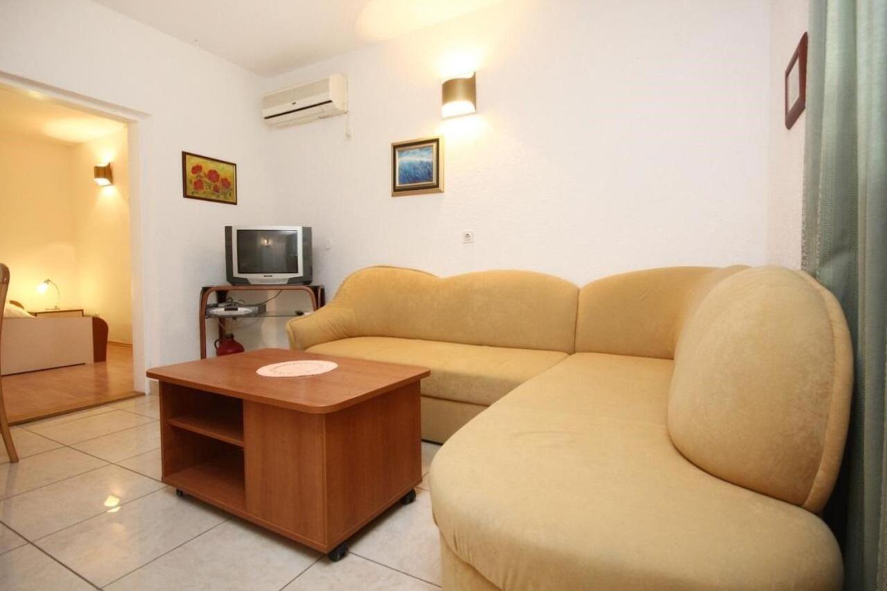 Apartments Tonka - 150M From The Sea & Parking أوروبيتش المظهر الخارجي الصورة