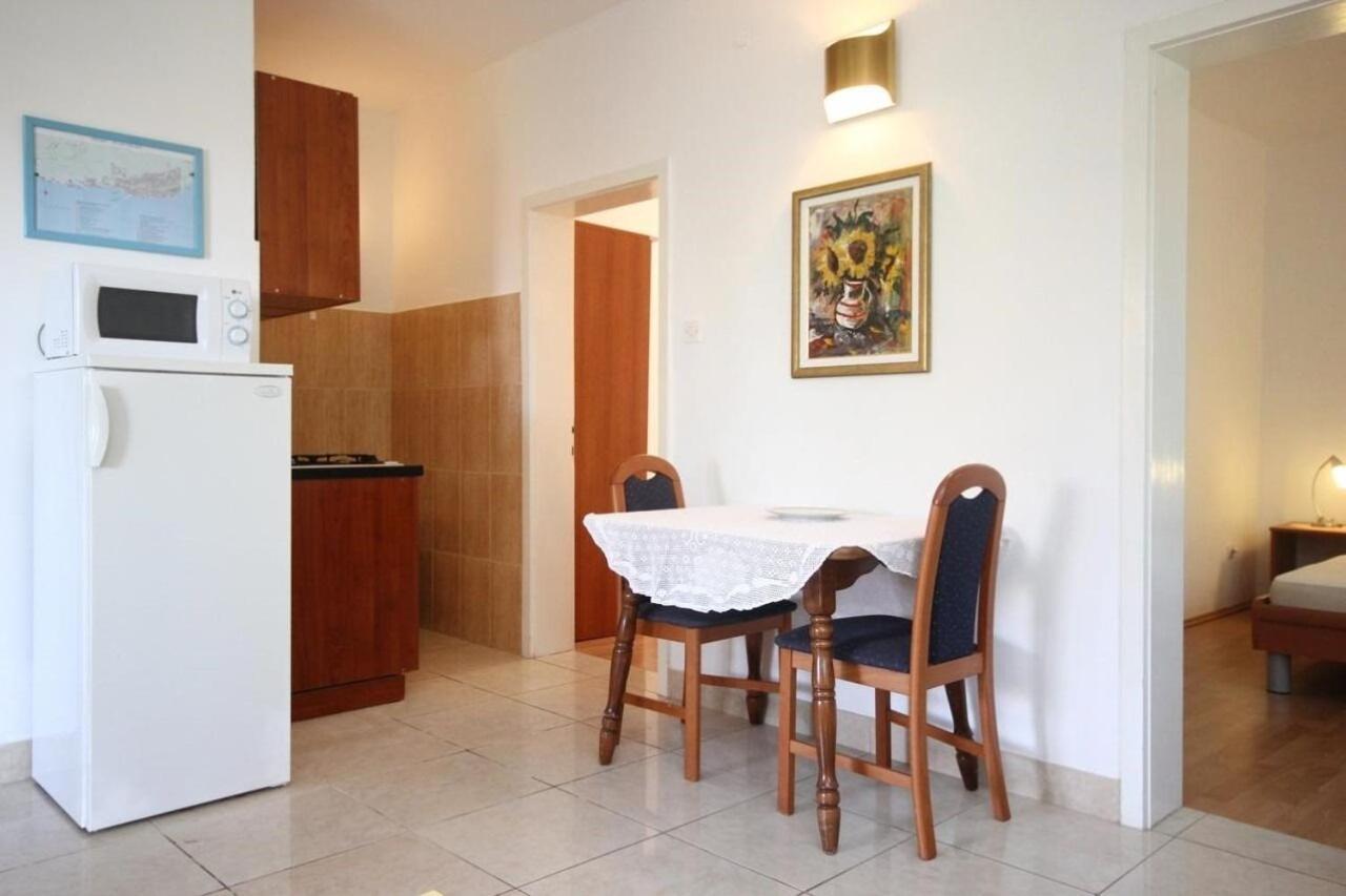 Apartments Tonka - 150M From The Sea & Parking أوروبيتش المظهر الخارجي الصورة