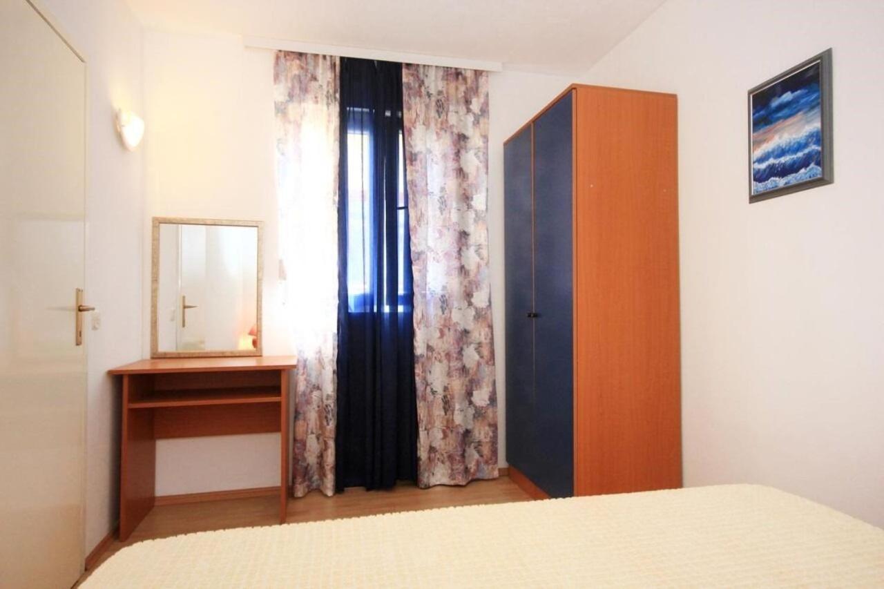 Apartments Tonka - 150M From The Sea & Parking أوروبيتش المظهر الخارجي الصورة