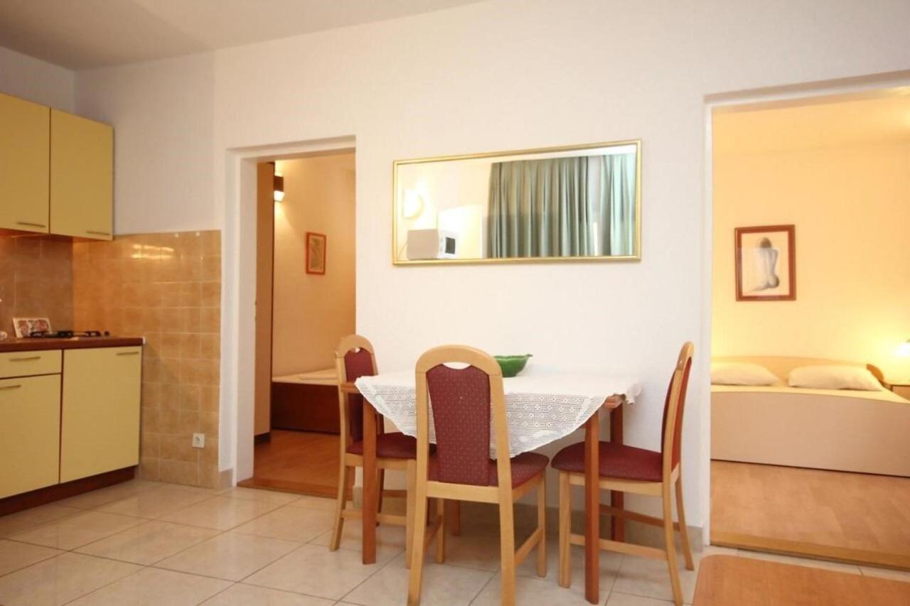 Apartments Tonka - 150M From The Sea & Parking أوروبيتش المظهر الخارجي الصورة