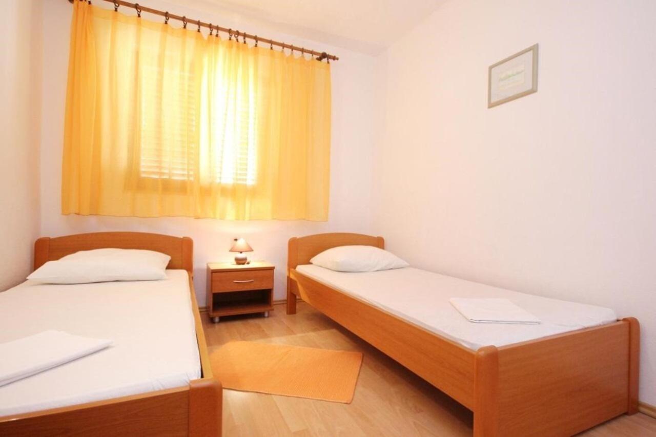 Apartments Tonka - 150M From The Sea & Parking أوروبيتش المظهر الخارجي الصورة