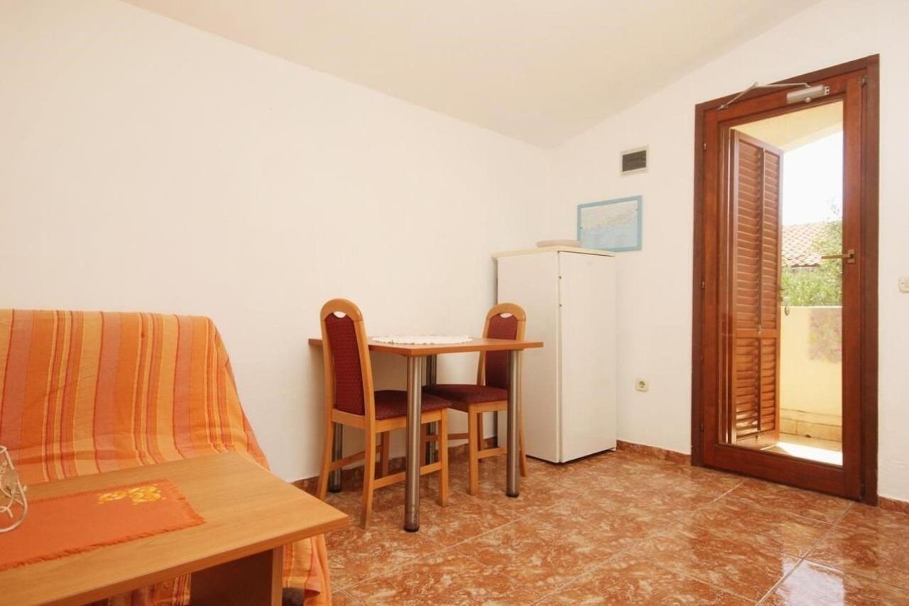 Apartments Tonka - 150M From The Sea & Parking أوروبيتش المظهر الخارجي الصورة
