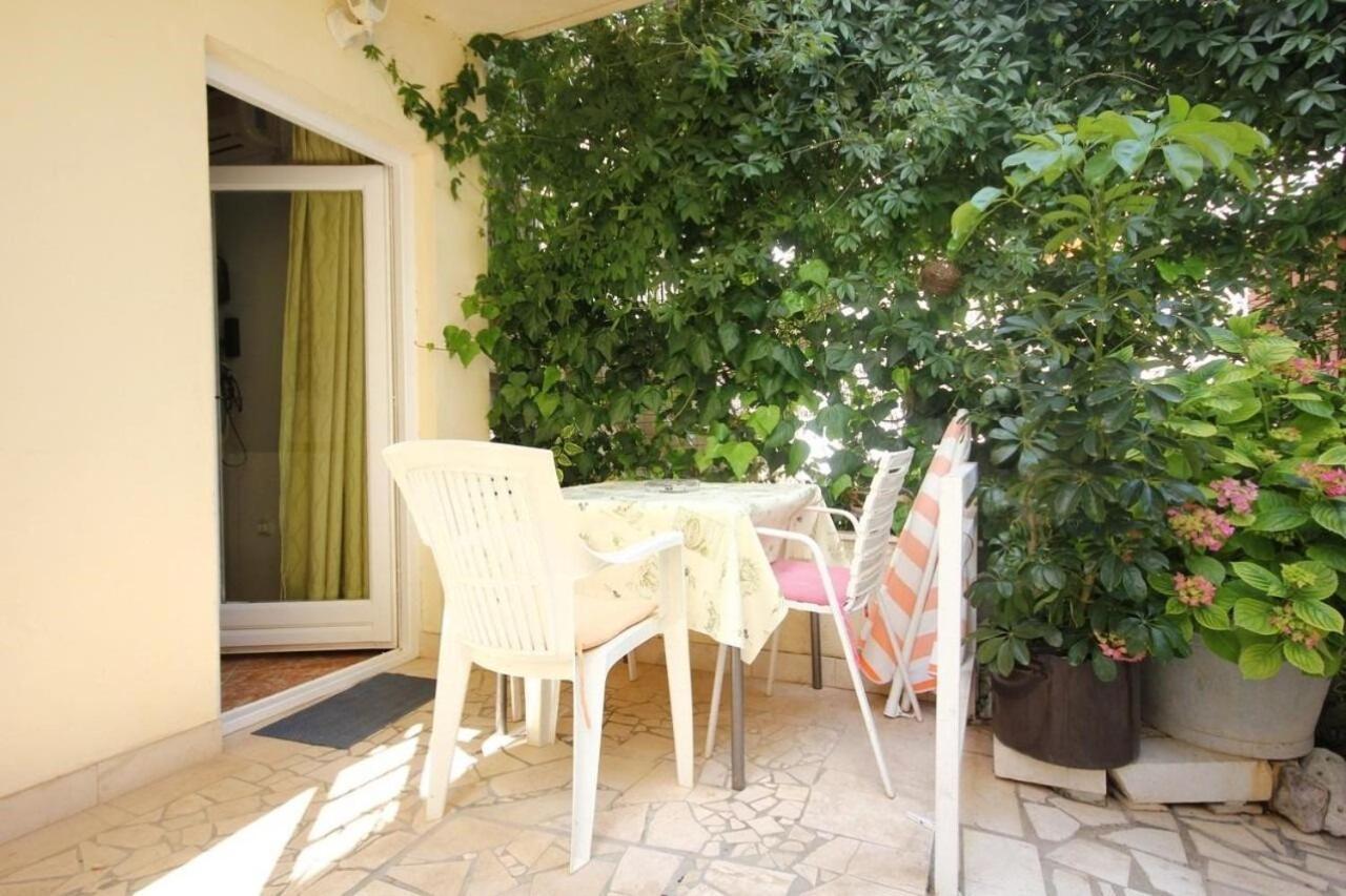 Apartments Tonka - 150M From The Sea & Parking أوروبيتش المظهر الخارجي الصورة