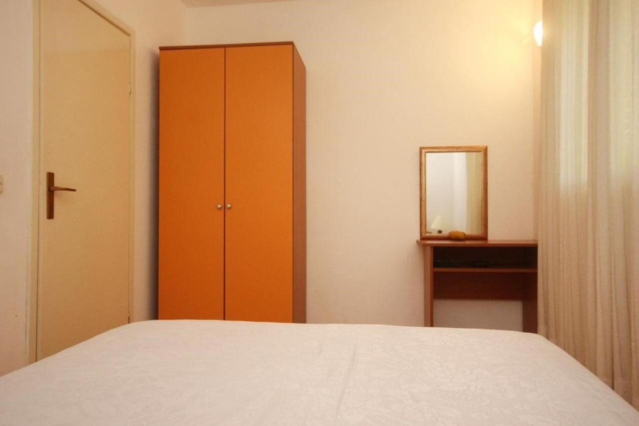 Apartments Tonka - 150M From The Sea & Parking أوروبيتش المظهر الخارجي الصورة