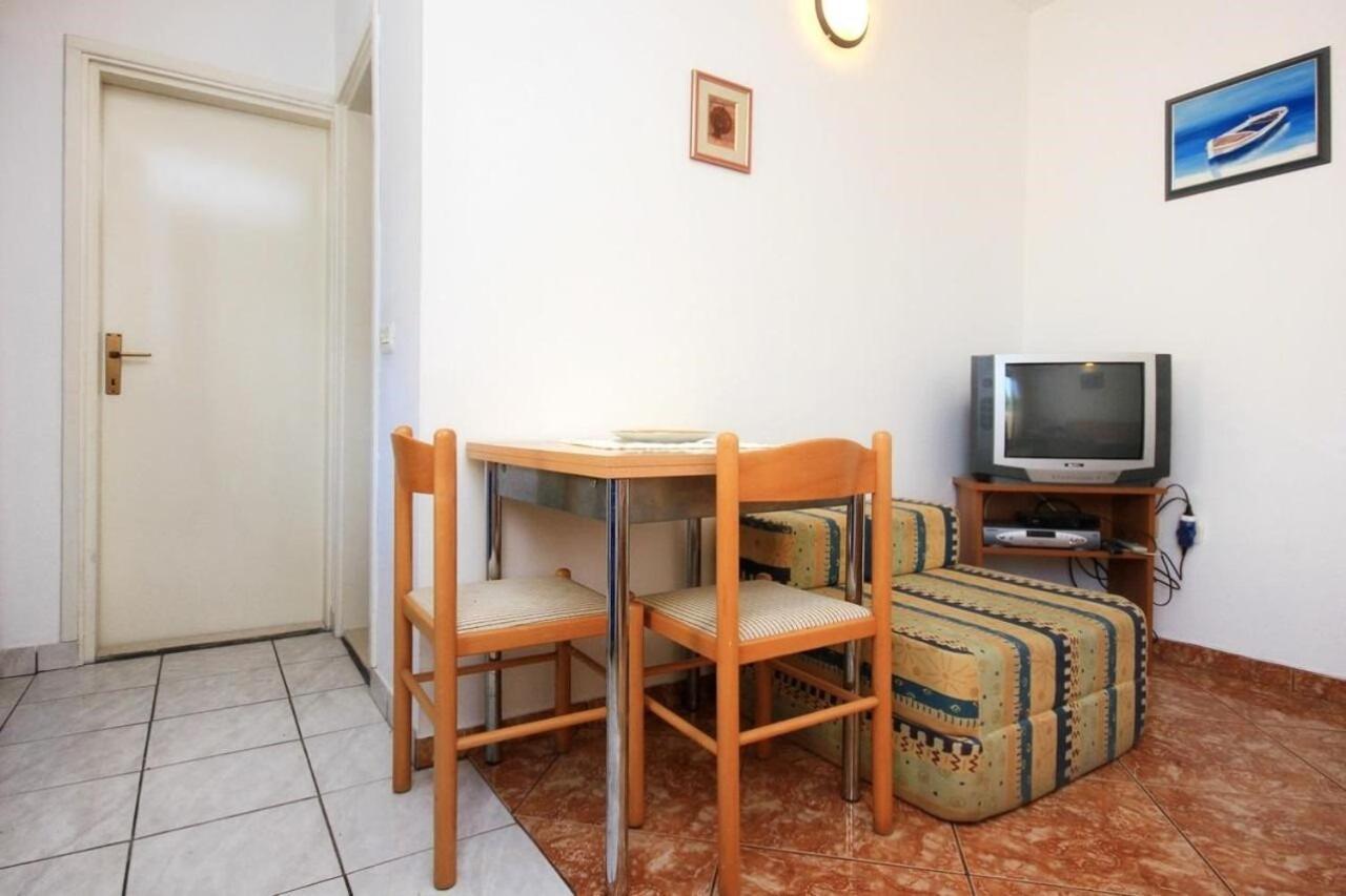Apartments Tonka - 150M From The Sea & Parking أوروبيتش المظهر الخارجي الصورة
