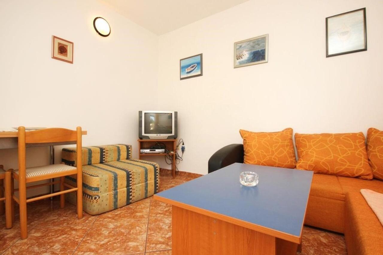 Apartments Tonka - 150M From The Sea & Parking أوروبيتش المظهر الخارجي الصورة